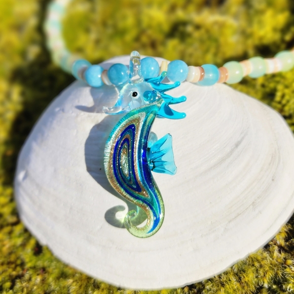 🐚🌊 Lampwork Seahorse with aquamarine & shells necklace - Picture 8 of 13